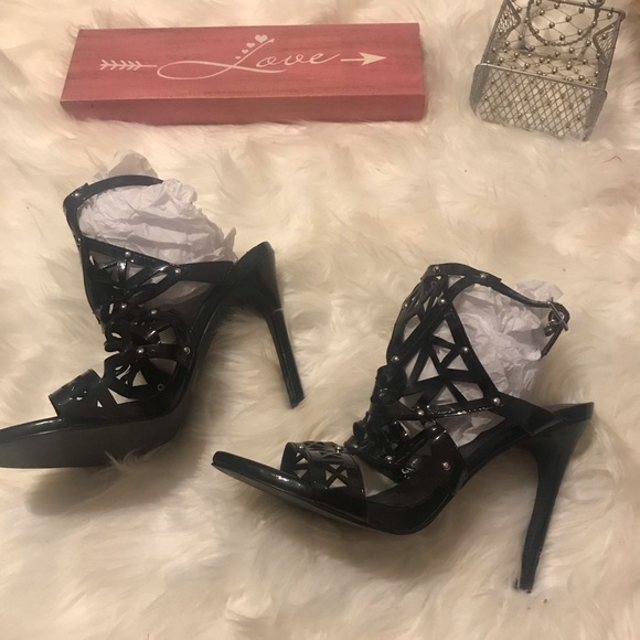 G by GUESS Black patent leather studded heels - Picture 5 of 8